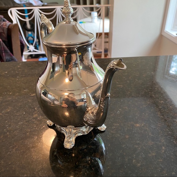F B ROGERS SILVER TEA COFFEE POT - Picture 3 of 6